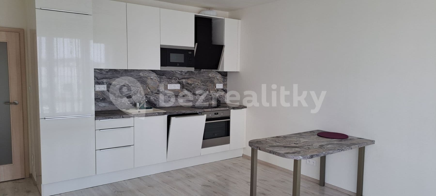 1 bedroom with open-plan kitchen flat to rent, 54 m², Moskalykova, Brno, Jihomoravský Region 1 bedroom with open-plan kitchen flat to rent, 54 m², Moskalykova, Brno, Jihomoravský Region