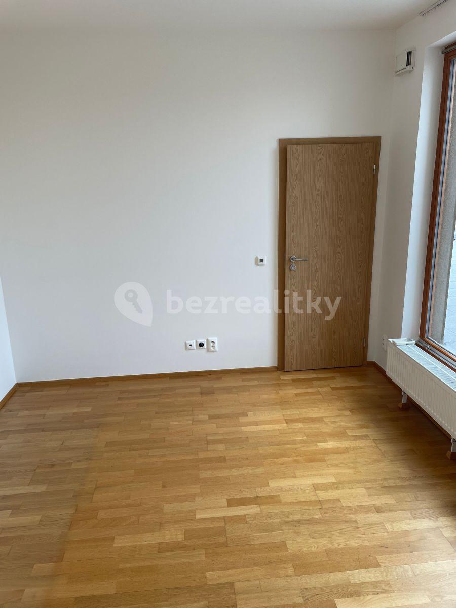 4 bedroom with open-plan kitchen flat to rent, 140 m², Varhulíkové, Prague, Prague