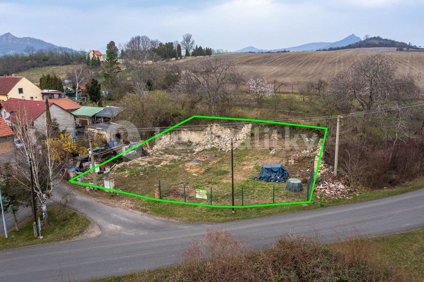 plot for sale, 594 m², Dlažkovice, Ústecký Region