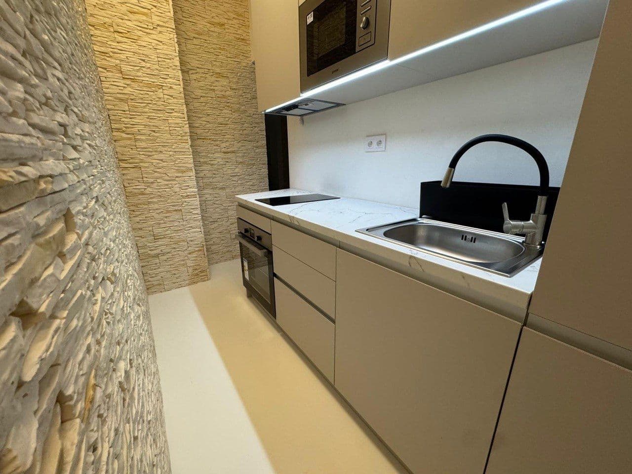 2 bedroom flat to rent, 65 m², Na Jarově, Prague, Prague 2 bedroom flat to rent, 65 m², Na Jarově, Prague, Prague