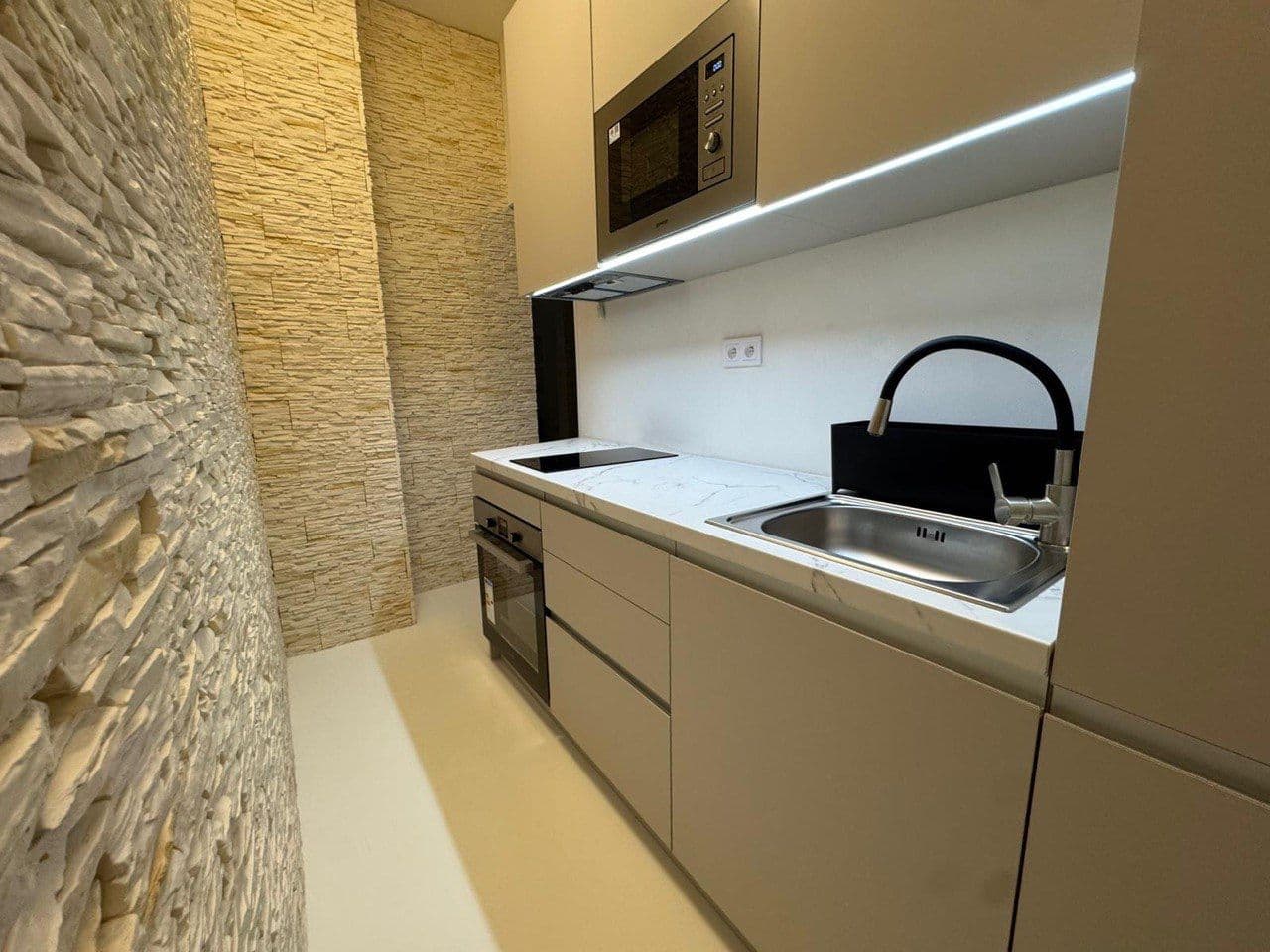 2 bedroom flat to rent, 65 m², Na Jarově, Prague, Prague 2 bedroom flat to rent, 65 m², Na Jarově, Prague, Prague