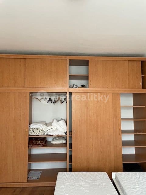 1 bedroom with open-plan kitchen flat to rent, 56 m², Tusarova, Prague, Prague 1 bedroom with open-plan kitchen flat to rent, 56 m², Tusarova, Prague, Prague