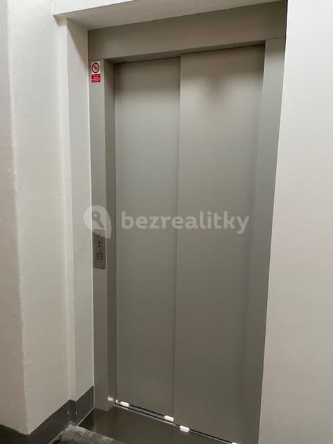 1 bedroom with open-plan kitchen flat to rent, 56 m², Tusarova, Prague, Prague 1 bedroom with open-plan kitchen flat to rent, 56 m², Tusarova, Prague, Prague