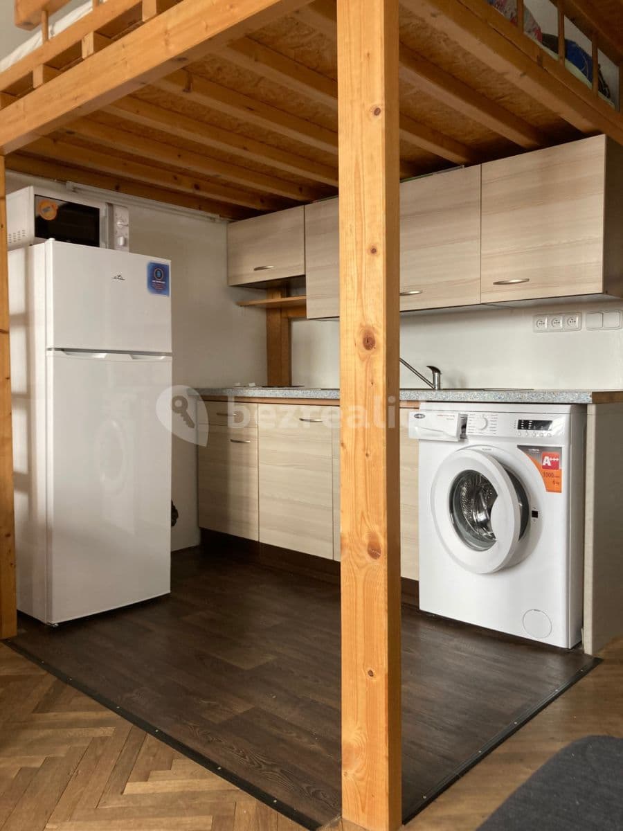 Small studio flat to rent, 25 m², U Smaltovny, Prague, Prague Small studio flat to rent, 25 m², U Smaltovny, Prague, Prague