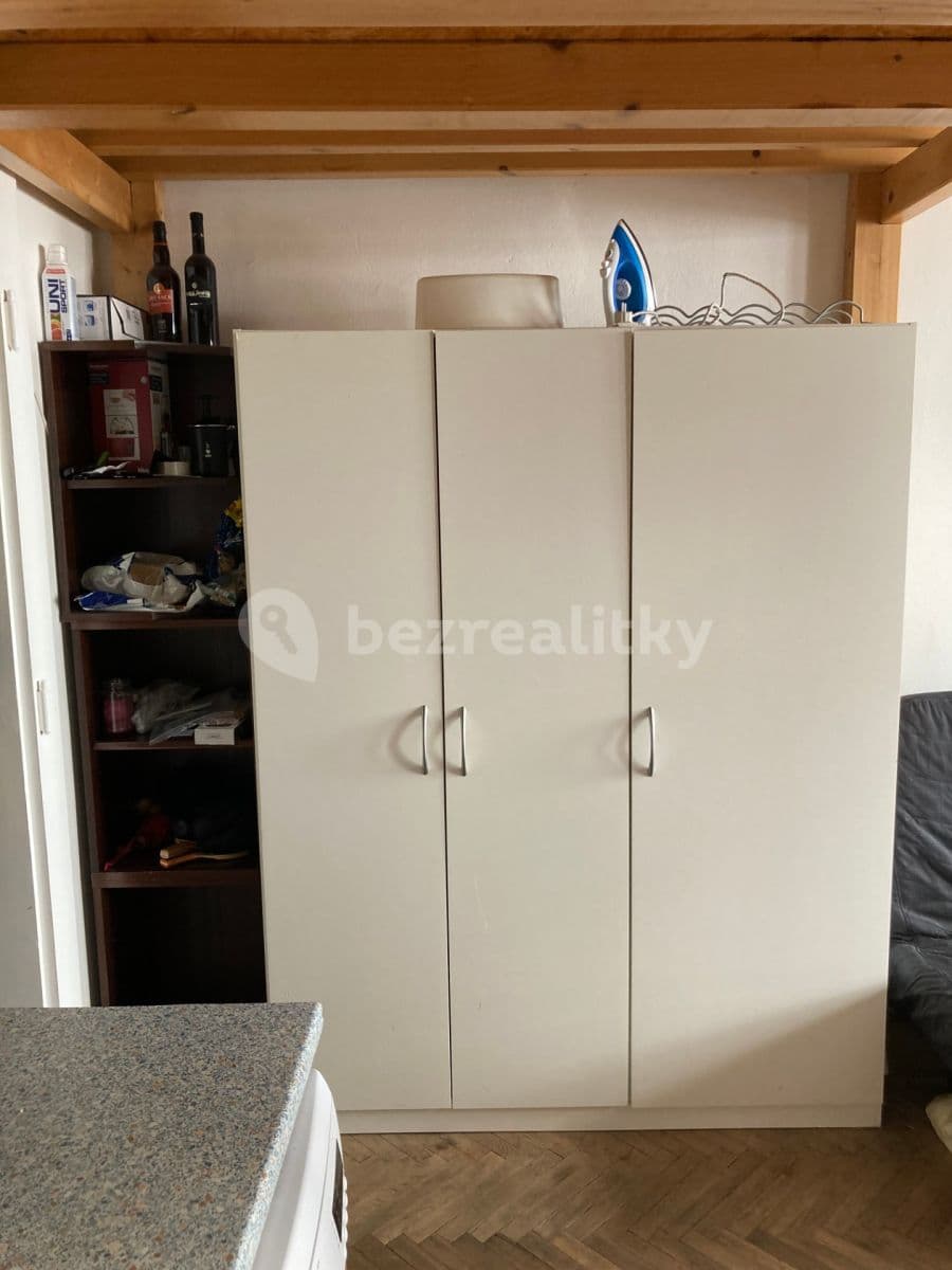 Small studio flat to rent, 25 m², U Smaltovny, Prague, Prague Small studio flat to rent, 25 m², U Smaltovny, Prague, Prague