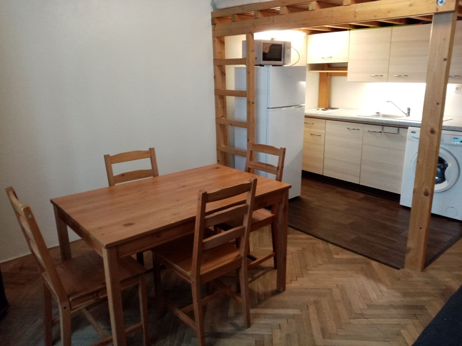 Small studio flat to rent, 25 m², U Smaltovny, Prague, Prague Small studio flat to rent, 25 m², U Smaltovny, Prague, Prague