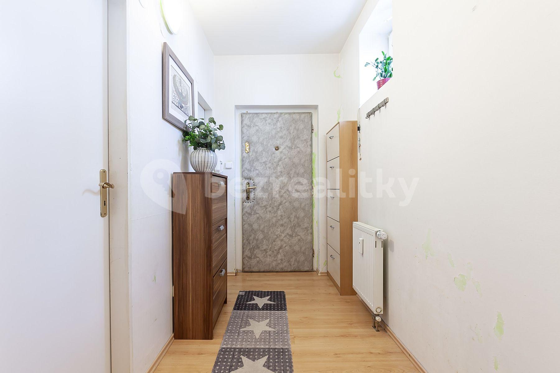 1 bedroom with open-plan kitchen flat for sale, 57 m², U Zahradního města, Prague, Prague