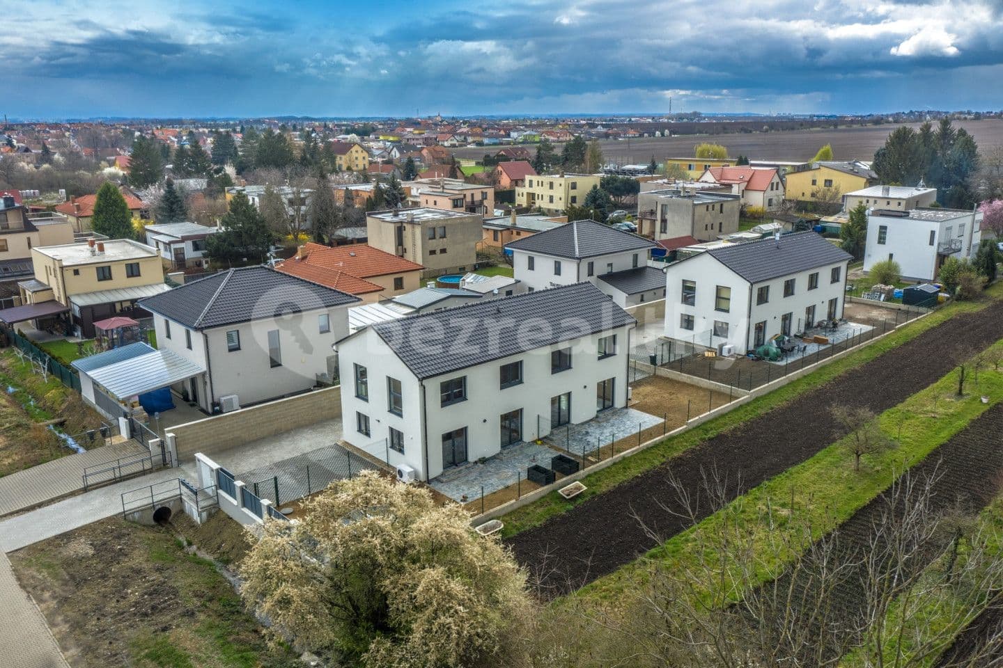 house for sale, 120 m², Přípotoční, Bašť, Středočeský Region