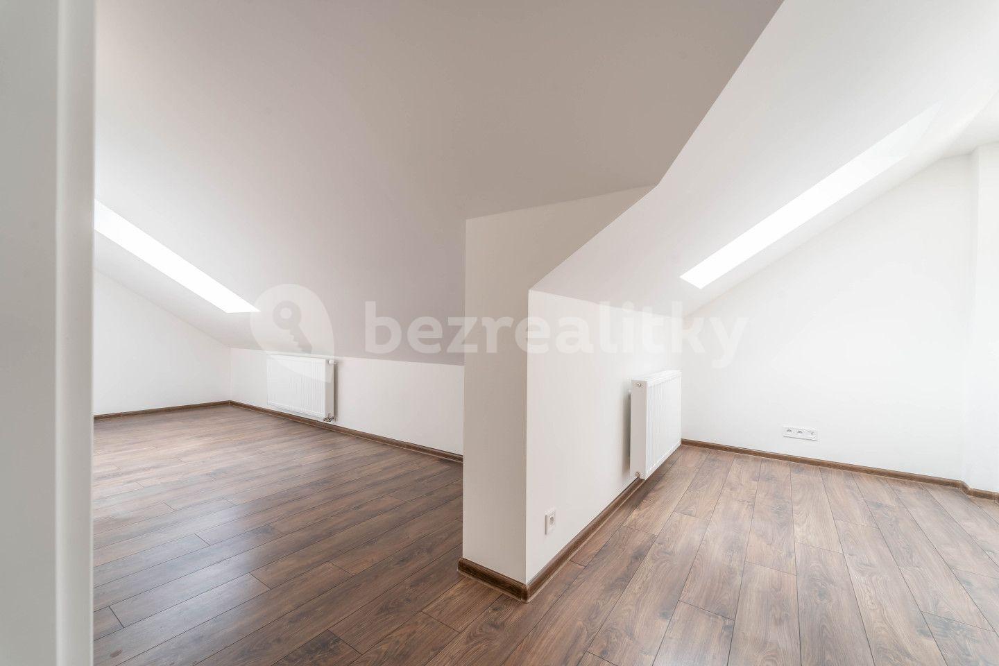 2 bedroom with open-plan kitchen flat for sale, 89 m², Chomutice, Královéhradecký Region