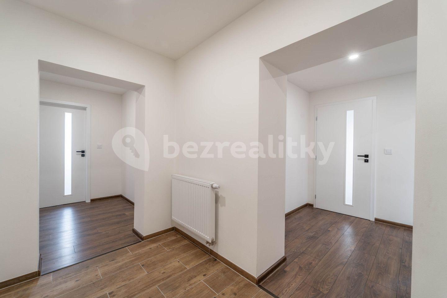 2 bedroom with open-plan kitchen flat for sale, 89 m², Chomutice, Královéhradecký Region