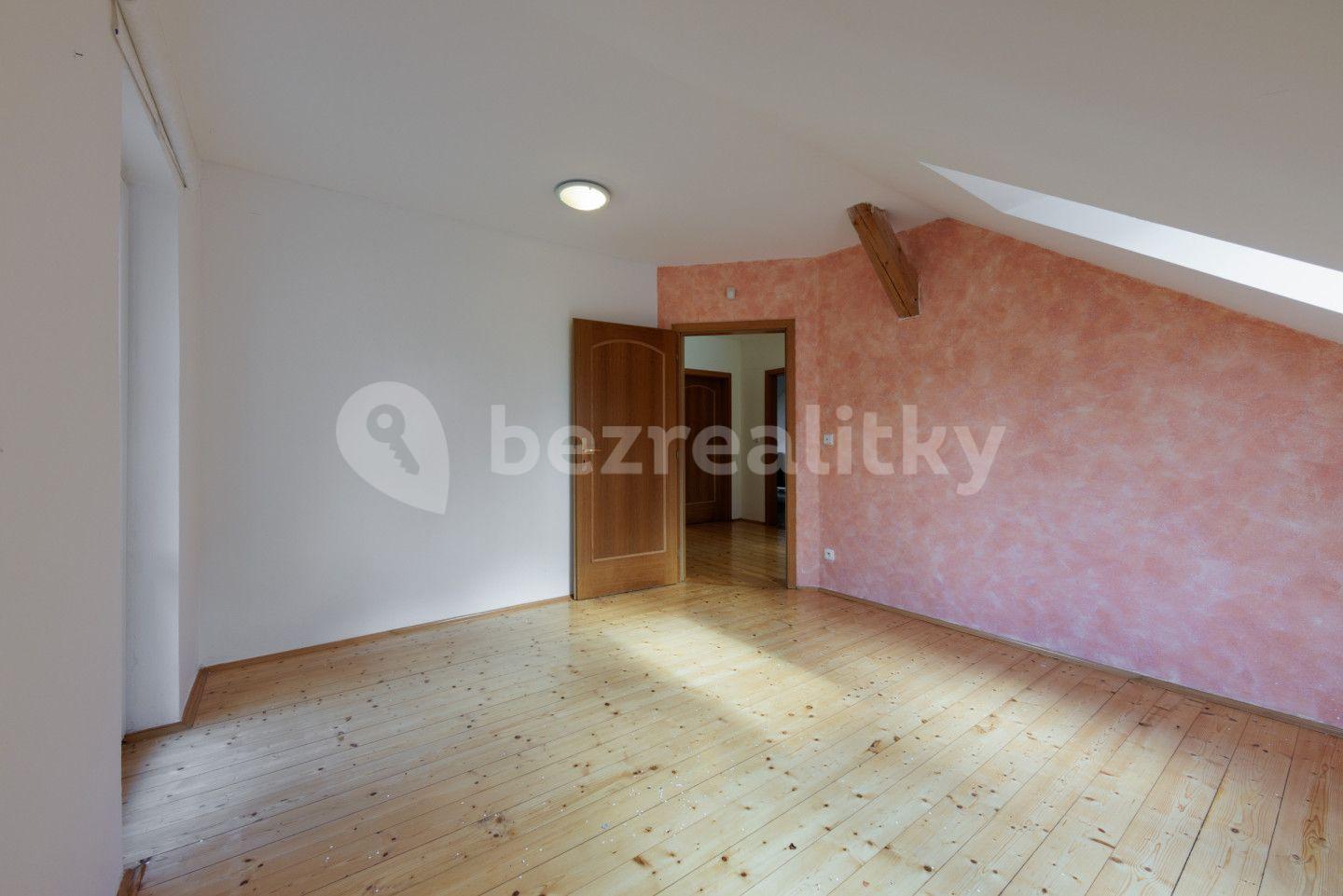 house for sale, 318 m², Sportovní, Horní Slavkov, Karlovarský Region
