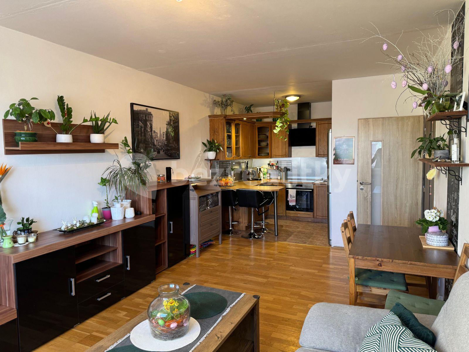 2 bedroom with open-plan kitchen flat for sale, 64 m², Brechtova, Prague, Prague