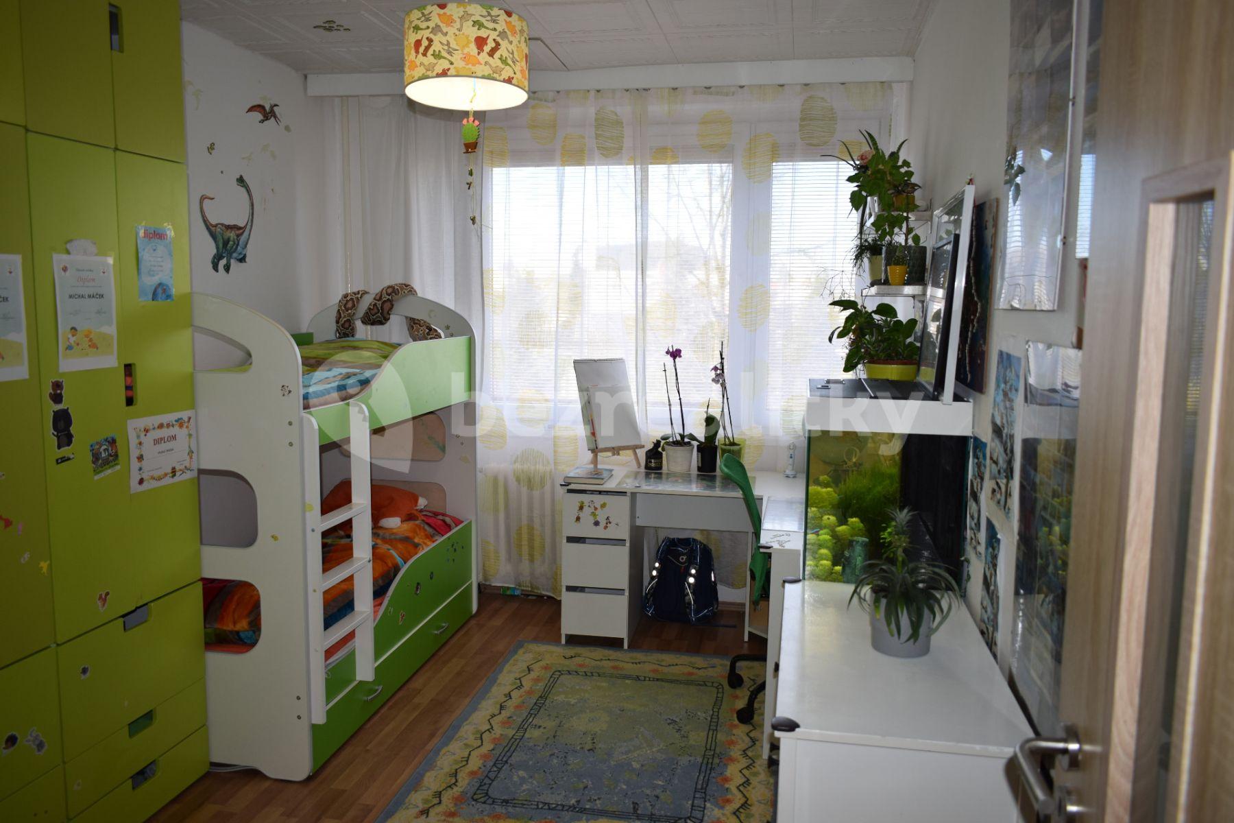 2 bedroom with open-plan kitchen flat for sale, 64 m², Brechtova, Prague, Prague