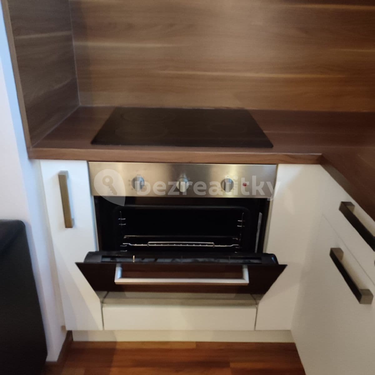 Studio flat to rent, 35 m², Počernická, Prague, Prague Studio flat to rent, 35 m², Počernická, Prague, Prague