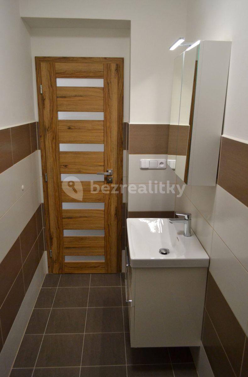 2 bedroom with open-plan kitchen flat to rent, 93 m², Mostecká, Vsetín, Zlínský Region