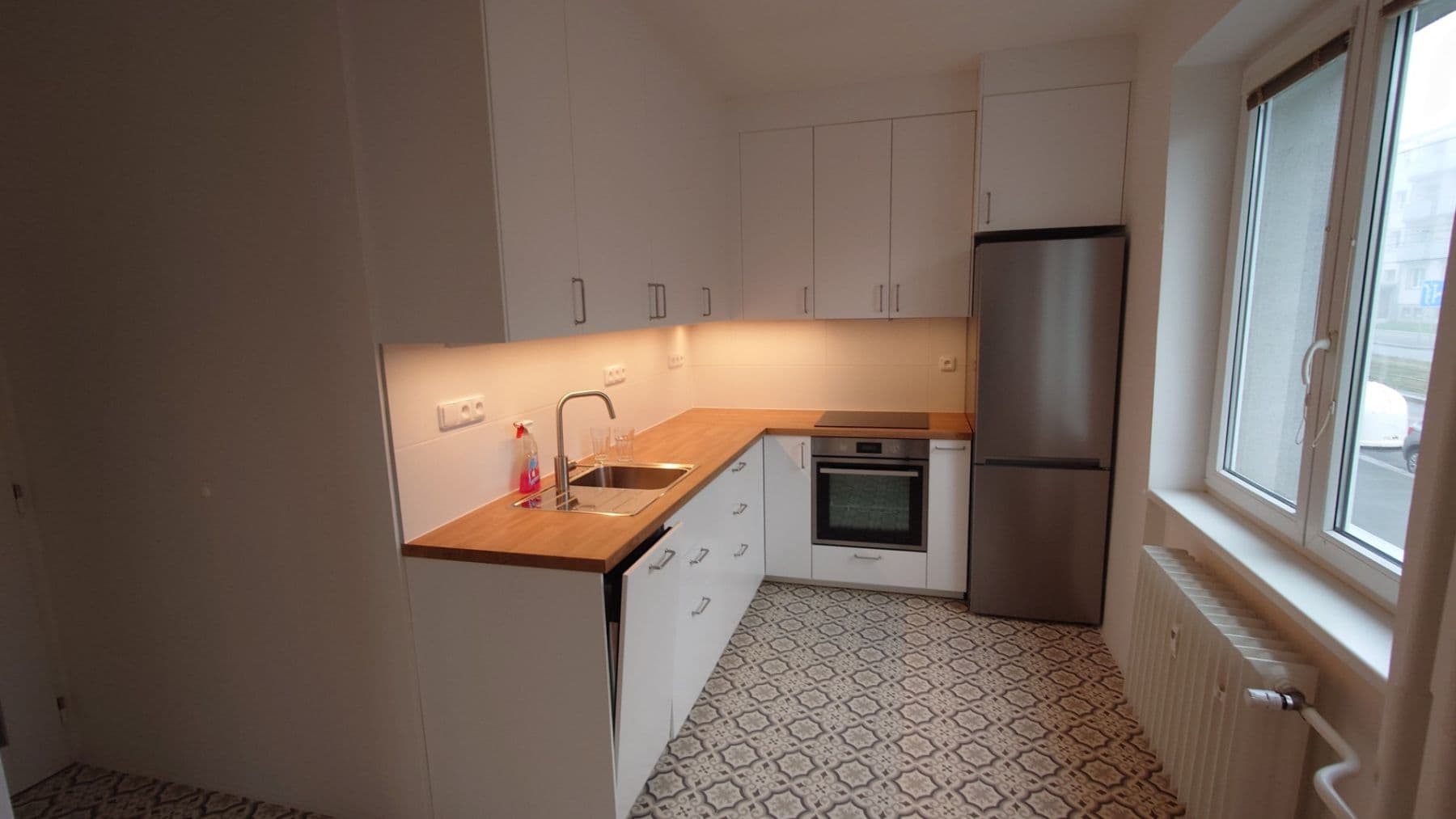 2 bedroom with open-plan kitchen flat to rent, 70 m², Na Petřinách, Prague, Prague 2 bedroom with open-plan kitchen flat to rent, 70 m², Na Petřinách, Prague, Prague