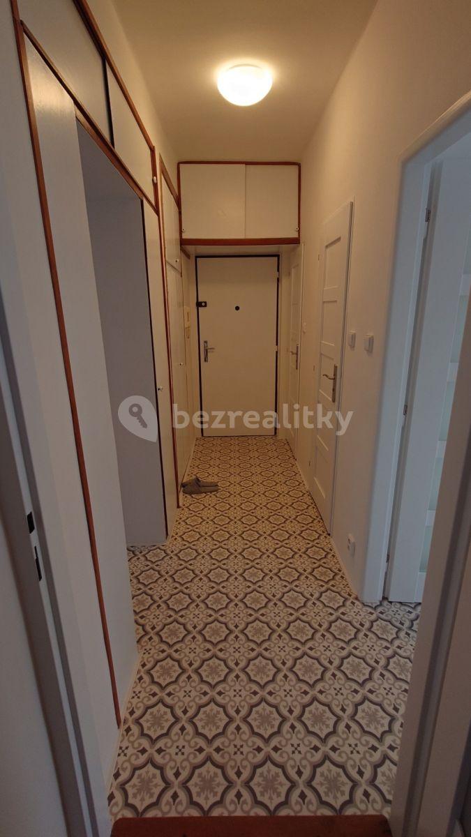 2 bedroom with open-plan kitchen flat to rent, 70 m², Na Petřinách, Prague, Prague