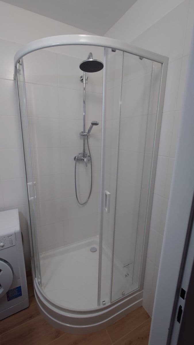 2 bedroom with open-plan kitchen flat to rent, 70 m², Na Petřinách, Prague, Prague 2 bedroom with open-plan kitchen flat to rent, 70 m², Na Petřinách, Prague, Prague