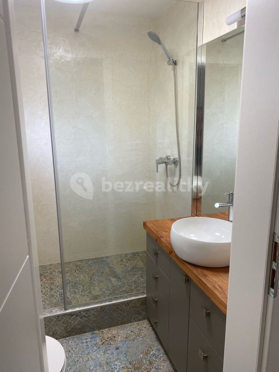 2 bedroom flat to rent, 63 m², U Potoka, Všenory, Středočeský Region 2 bedroom flat to rent, 63 m², U Potoka, Všenory, Středočeský Region