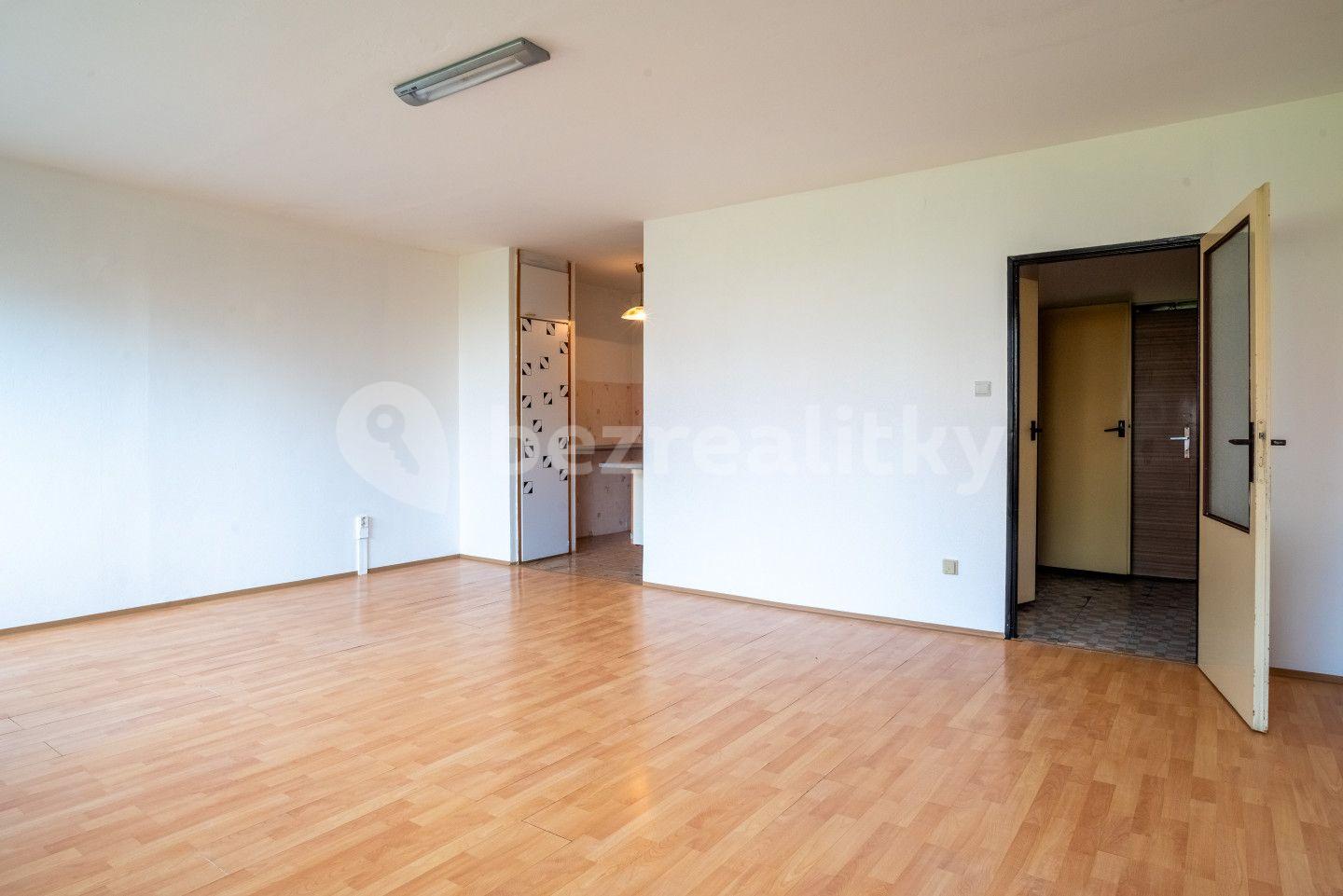 Studio flat for sale, 39 m², Košťálkova, Beroun, Středočeský Region