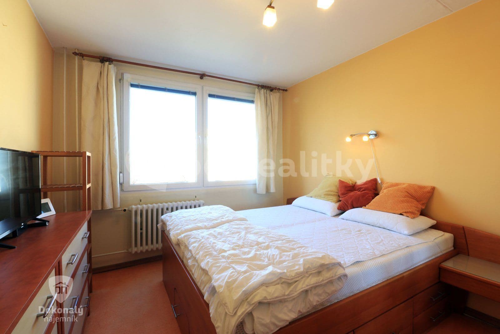 2 bedroom with open-plan kitchen flat to rent, 73 m², Nevanova, Prague, Prague