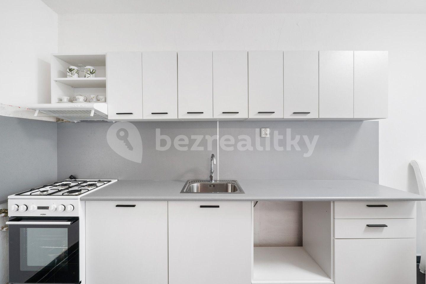 2 bedroom with open-plan kitchen flat for sale, 74 m², Dukelských hrdinů, Krupka, Ústecký Region
