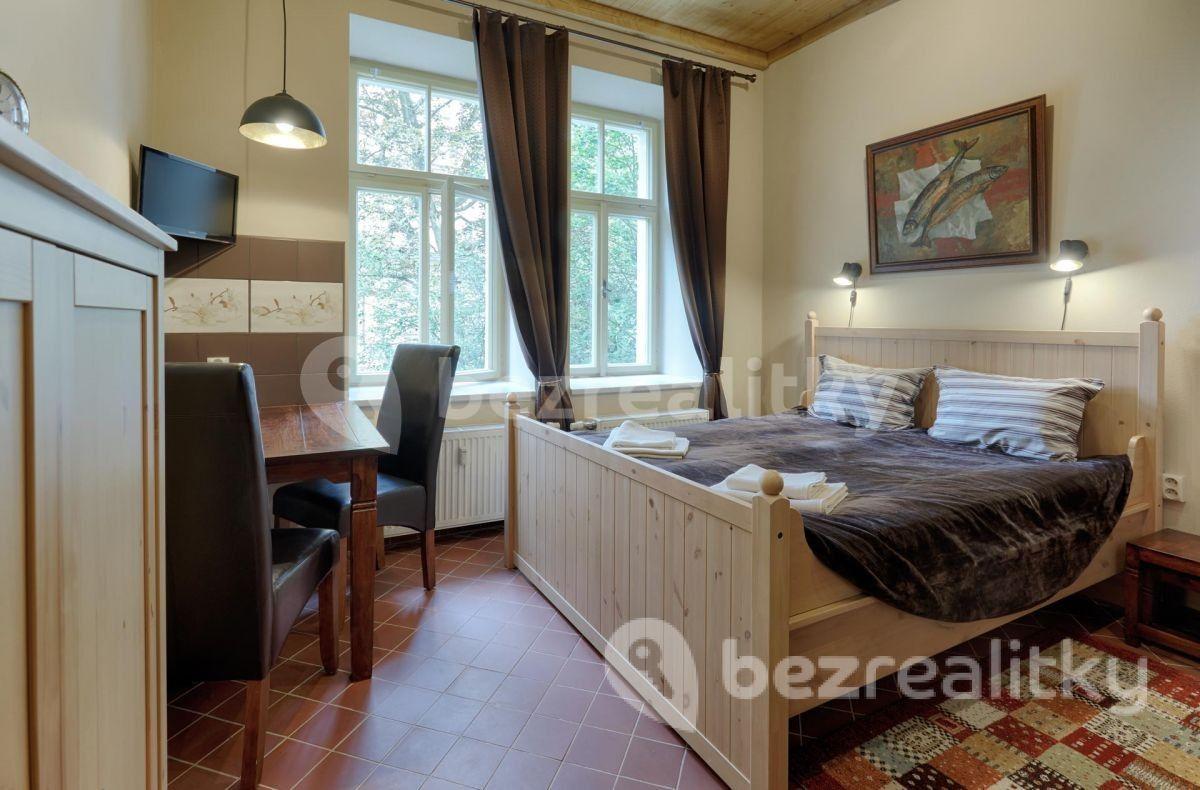 Studio flat for sale, 25 m², Moravská, Karlovy Vary, Karlovarský Region