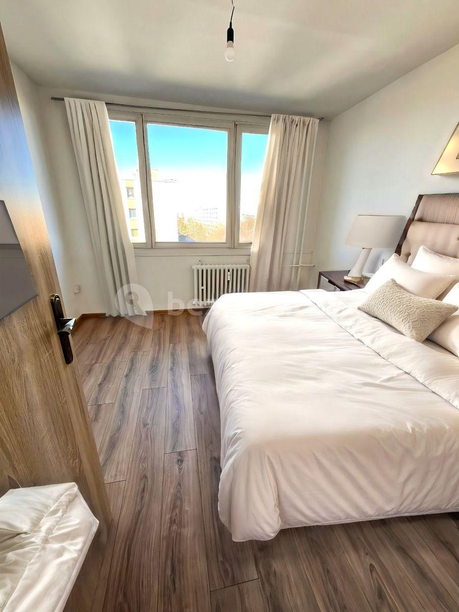 3 bedroom flat for sale, 71 m², Zárybská, Prague, Prague