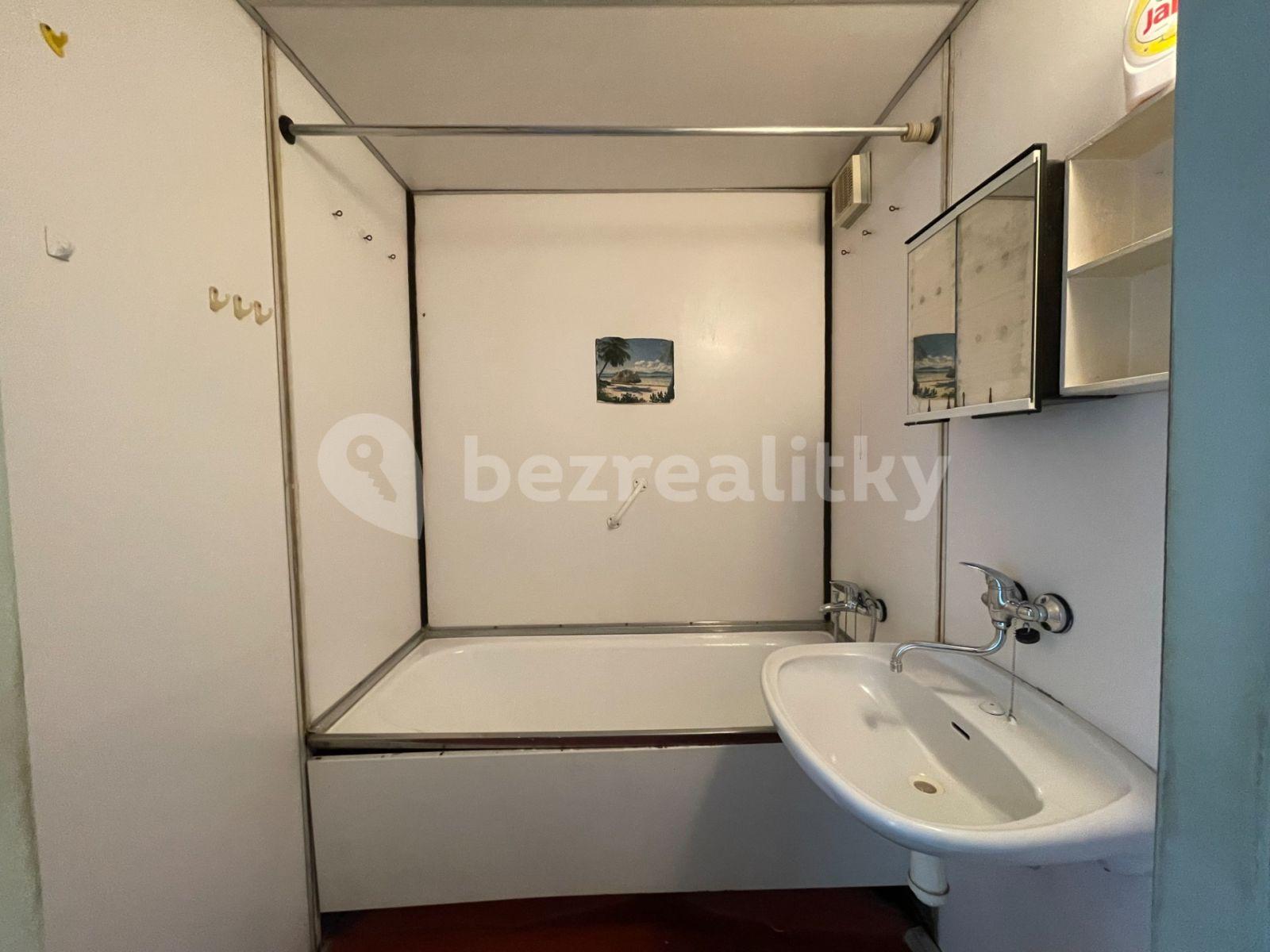 3 bedroom flat for sale, 64 m², Konstantinova, Prague, Prague