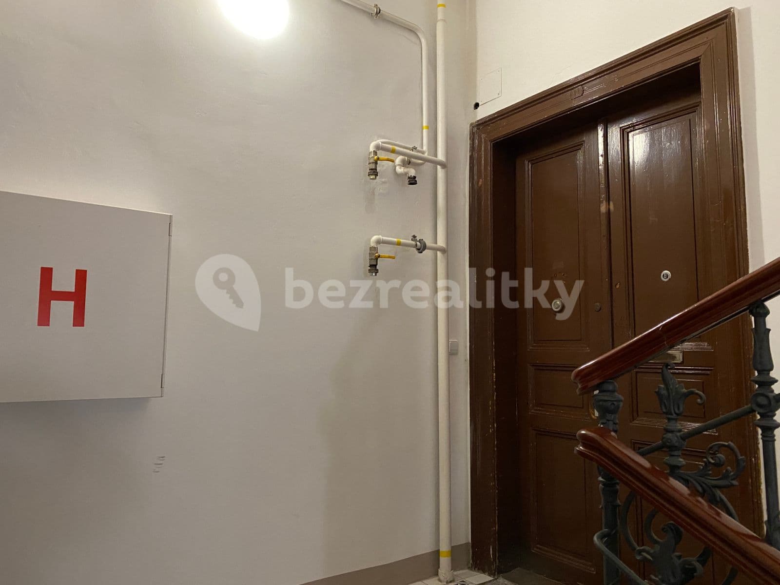 2 bedroom with open-plan kitchen flat to rent, 61 m², Na Míčánkách, Prague, Prague 2 bedroom with open-plan kitchen flat to rent, 61 m², Na Míčánkách, Prague, Prague