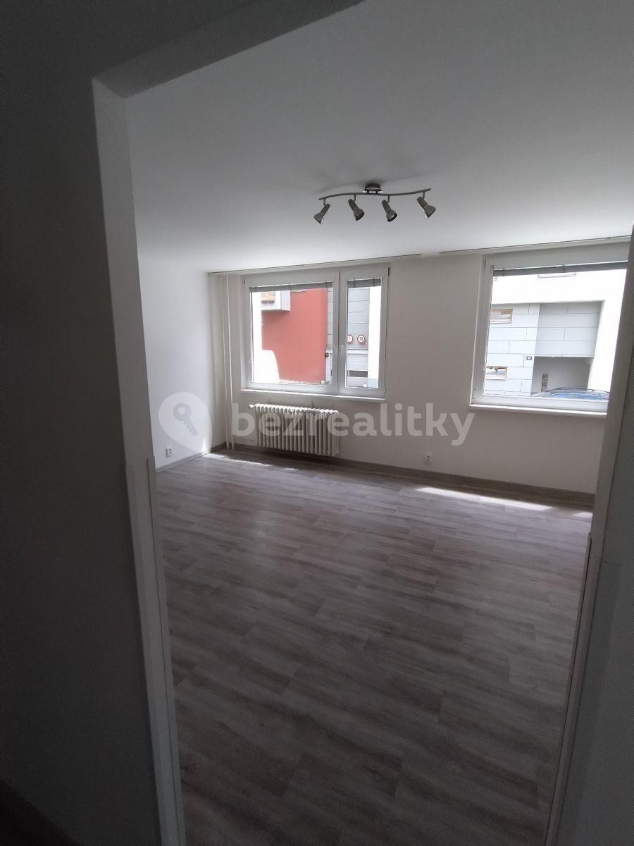3 bedroom flat to rent, 81 m², Jeseniova, Prague, Prague
