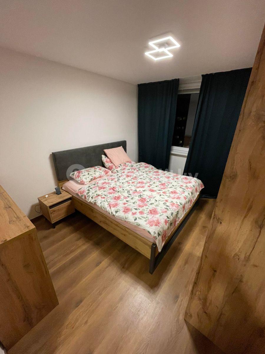 2 bedroom with open-plan kitchen flat for sale, 81 m², Borovanského, Prague, Prague