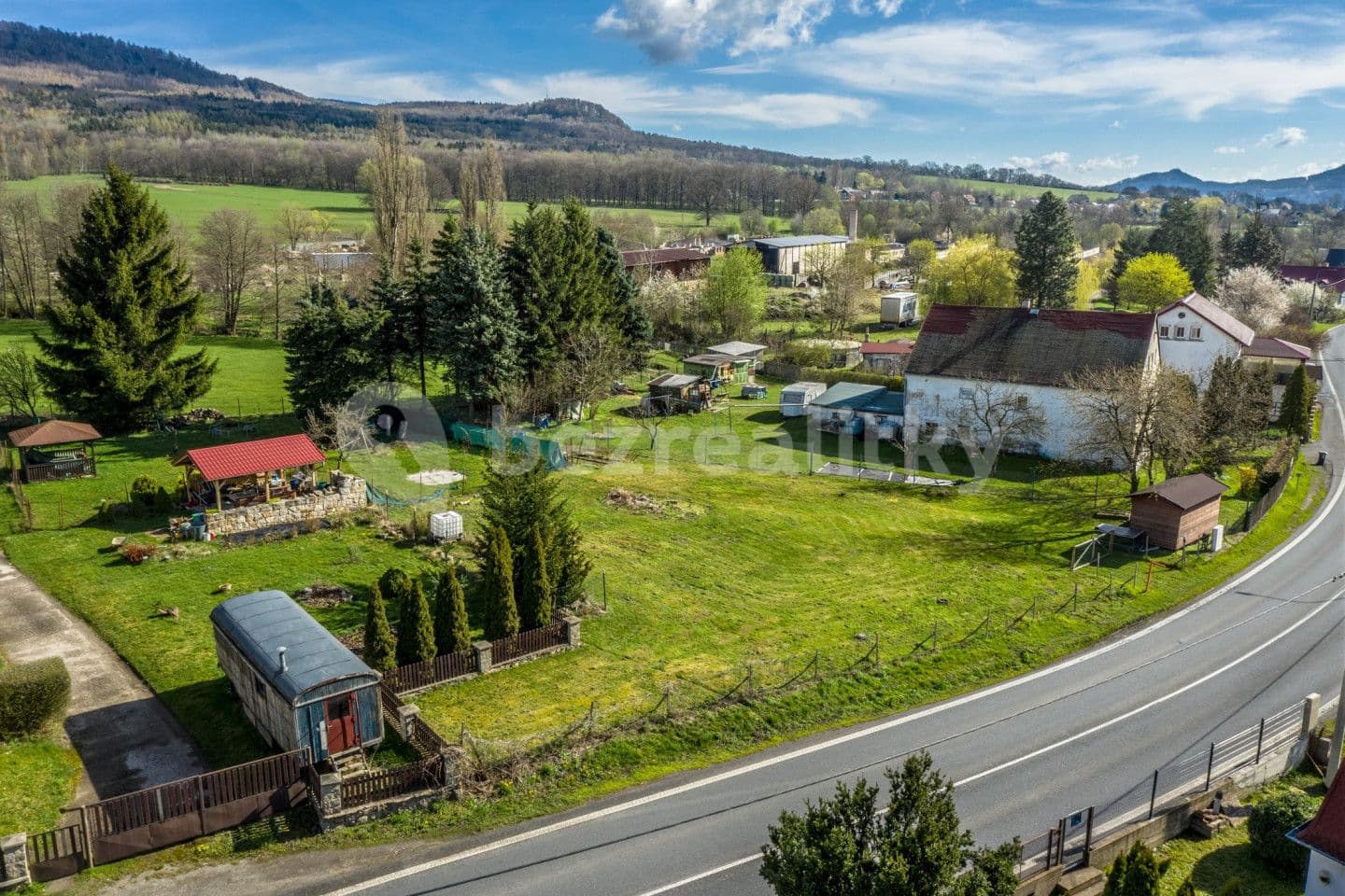 plot for sale, 913 m², Libouchec, Ústecký Region