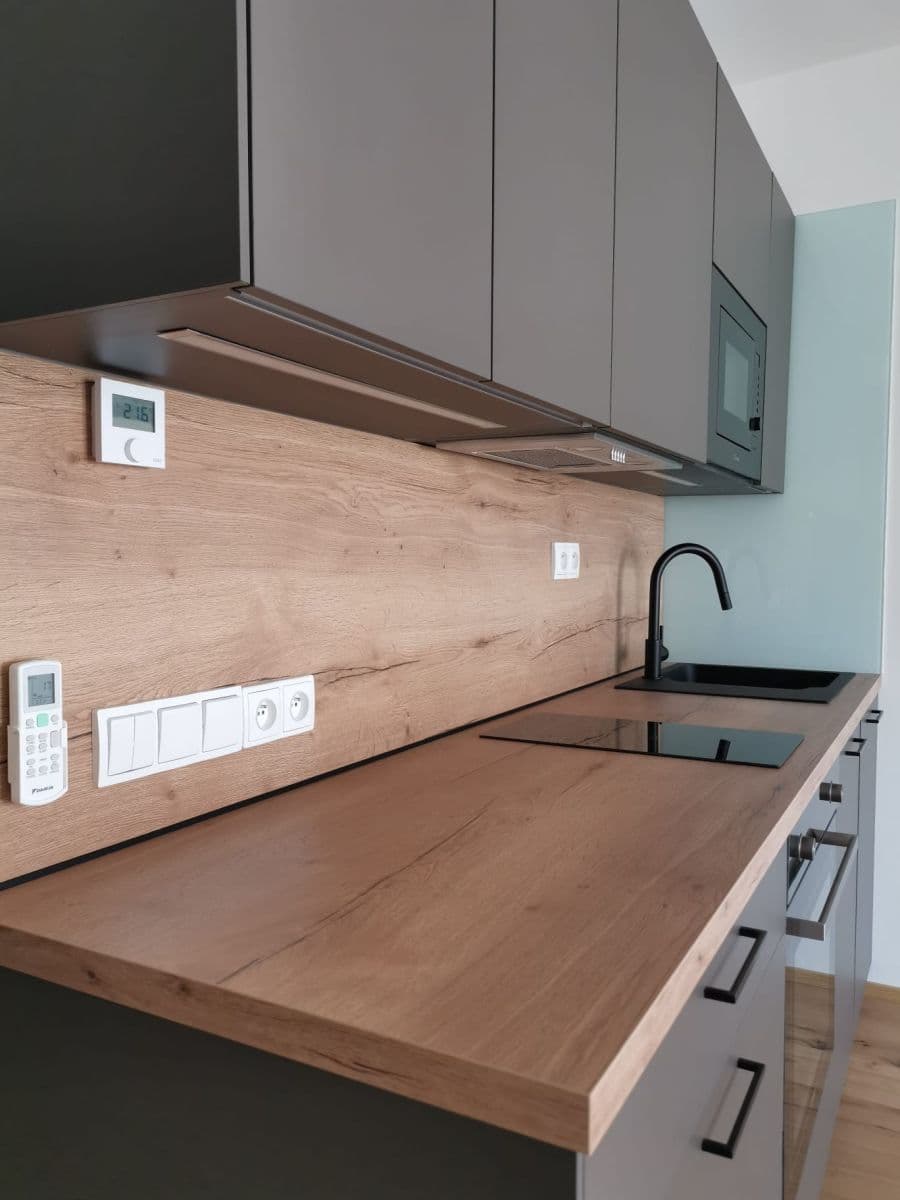 Studio flat to rent, 32 m², Křižíkova, Prague, Prague Studio flat to rent, 32 m², Křižíkova, Prague, Prague