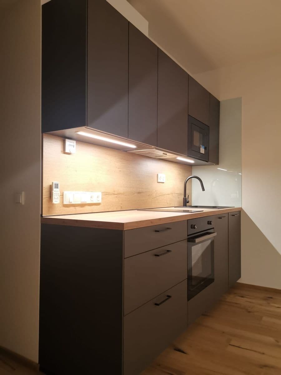 Studio flat to rent, 32 m², Křižíkova, Prague, Prague Studio flat to rent, 32 m², Křižíkova, Prague, Prague