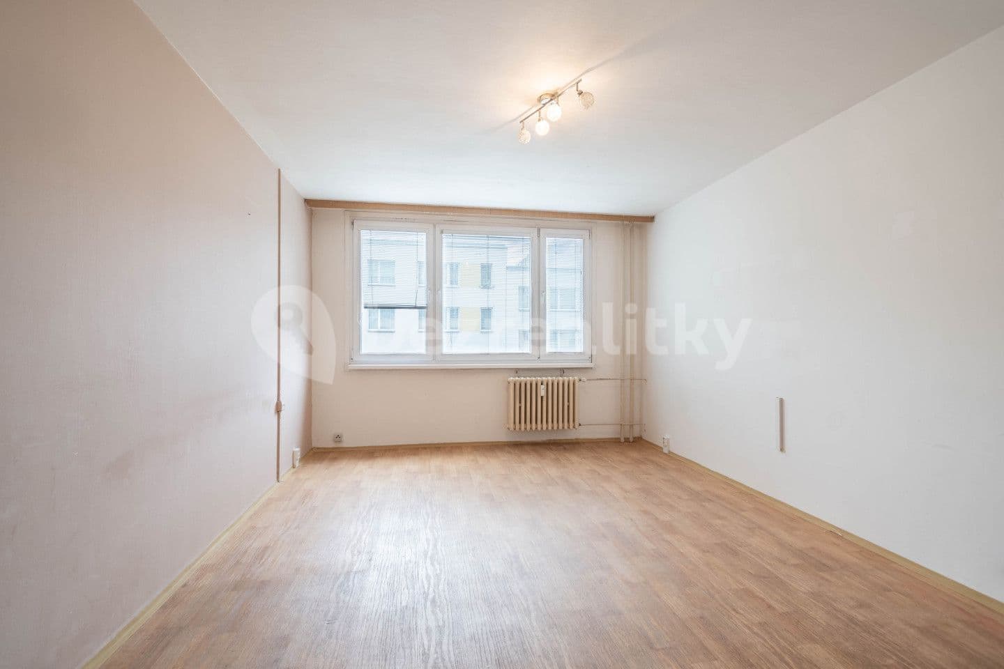 2 bedroom with open-plan kitchen flat for sale, 63 m², Mendelova, Prague, Prague
