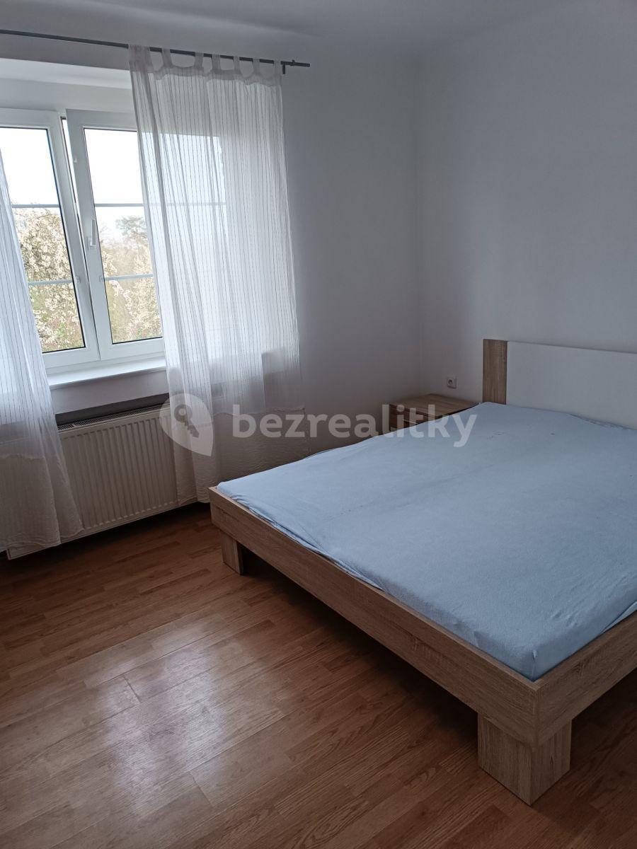 3 bedroom flat to rent, 85 m², V Uličce, Hostivice, Středočeský Region