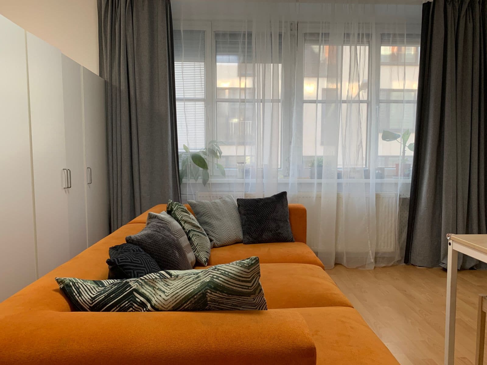 Small studio flat to rent, 36 m², Mickiewiczova, Bratislava - mestská časť Staré Mesto, Bratislavský Region Small studio flat to rent, 36 m², Mickiewiczova, Bratislava - mestská časť Staré Mesto, Bratislavský Region