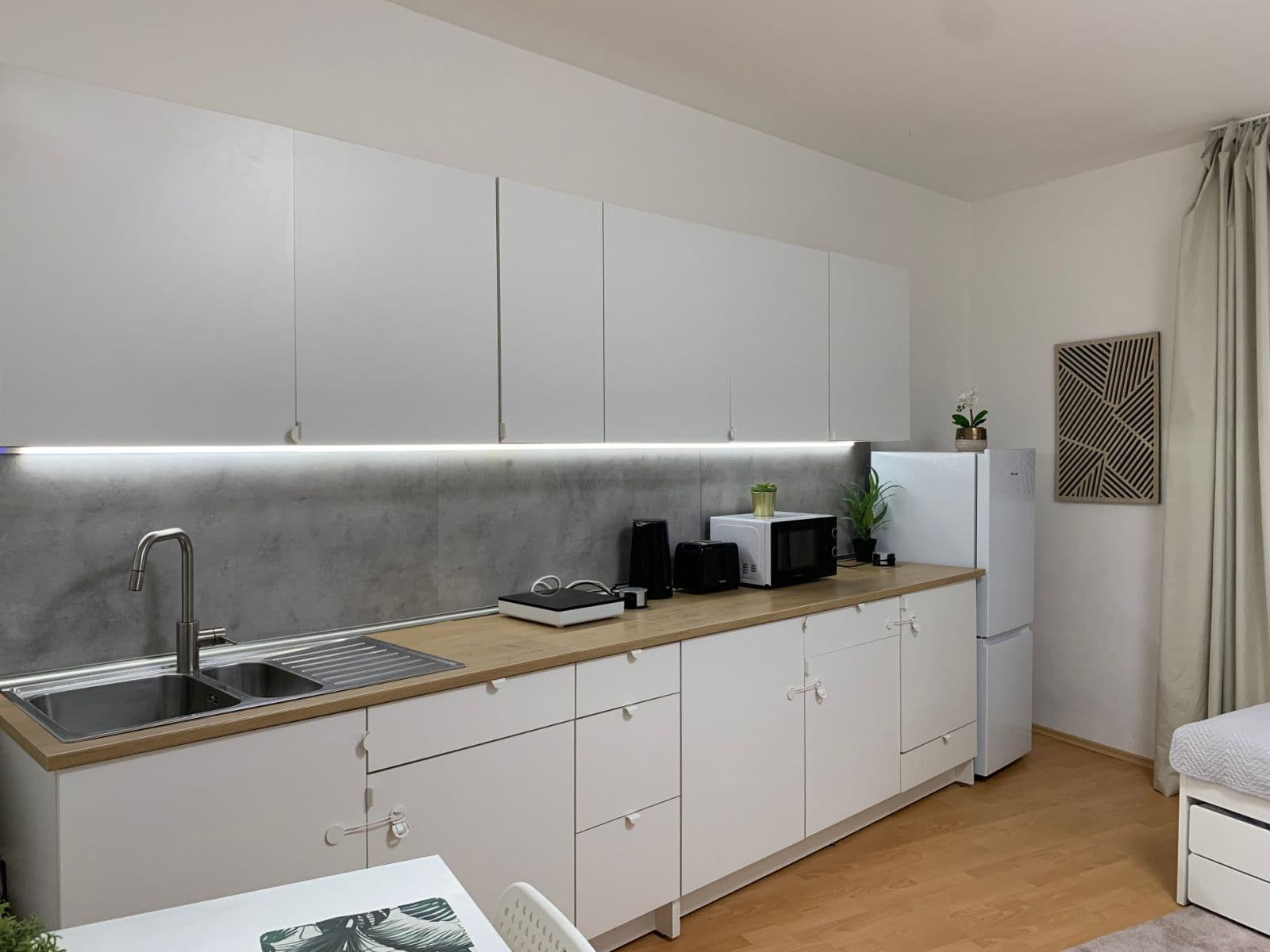 4 bedroom flat to rent, 17 m², Mickiewiczova, Bratislava - mestská časť Staré Mesto, Bratislavský Region 4 bedroom flat to rent, 17 m², Mickiewiczova, Bratislava - mestská časť Staré Mesto, Bratislavský Region