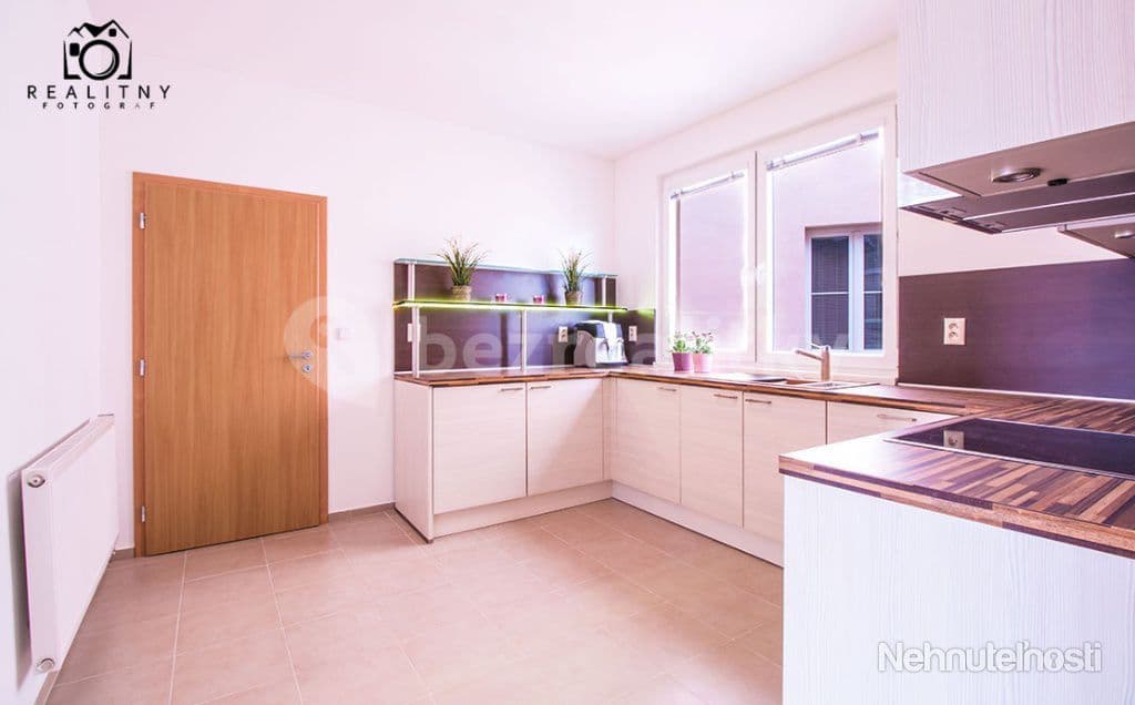 3 bedroom flat to rent, 95 m², Mickiewiczova, Bratislava - mestská časť Staré Mesto, Bratislavský Region 3 bedroom flat to rent, 95 m², Mickiewiczova, Bratislava - mestská časť Staré Mesto, Bratislavský Region