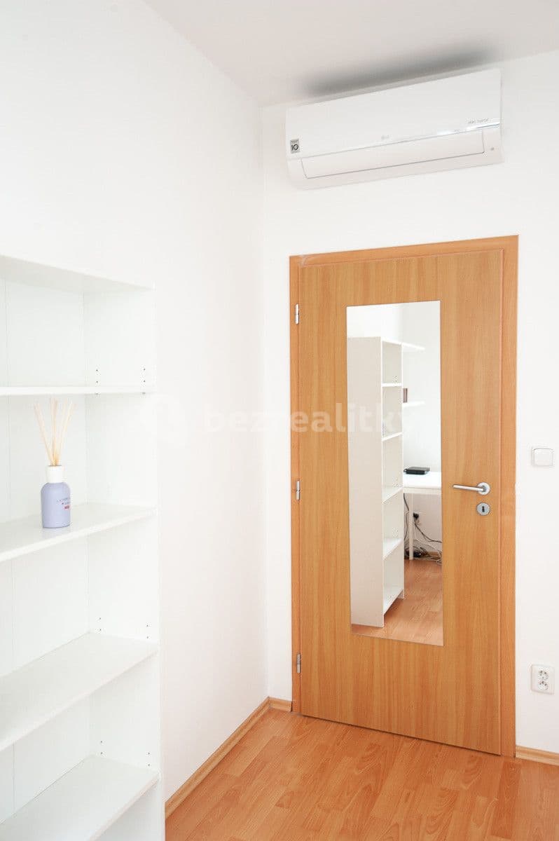 3 bedroom flat to rent, 95 m², Mickiewiczova, Bratislava - mestská časť Staré Mesto, Bratislavský Region 3 bedroom flat to rent, 95 m², Mickiewiczova, Bratislava - mestská časť Staré Mesto, Bratislavský Region