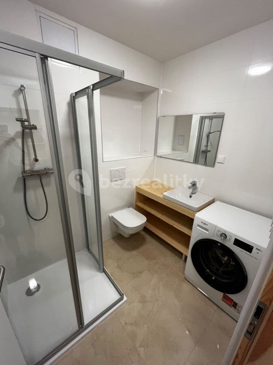 2 bedroom with open-plan kitchen flat to rent, 76 m², Trnkova, Brno, Jihomoravský Region 2 bedroom with open-plan kitchen flat to rent, 76 m², Trnkova, Brno, Jihomoravský Region