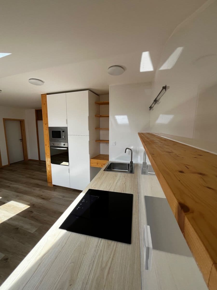 2 bedroom with open-plan kitchen flat to rent, 76 m², Trnkova, Brno, Jihomoravský Region 2 bedroom with open-plan kitchen flat to rent, 76 m², Trnkova, Brno, Jihomoravský Region