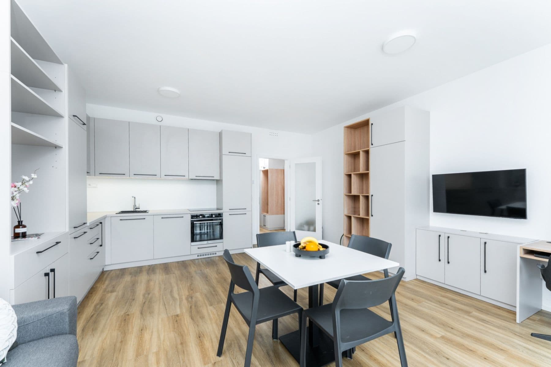 2 bedroom with open-plan kitchen flat to rent, 84 m², Odkolkova, Prague, Prague 2 bedroom with open-plan kitchen flat to rent, 84 m², Odkolkova, Prague, Prague