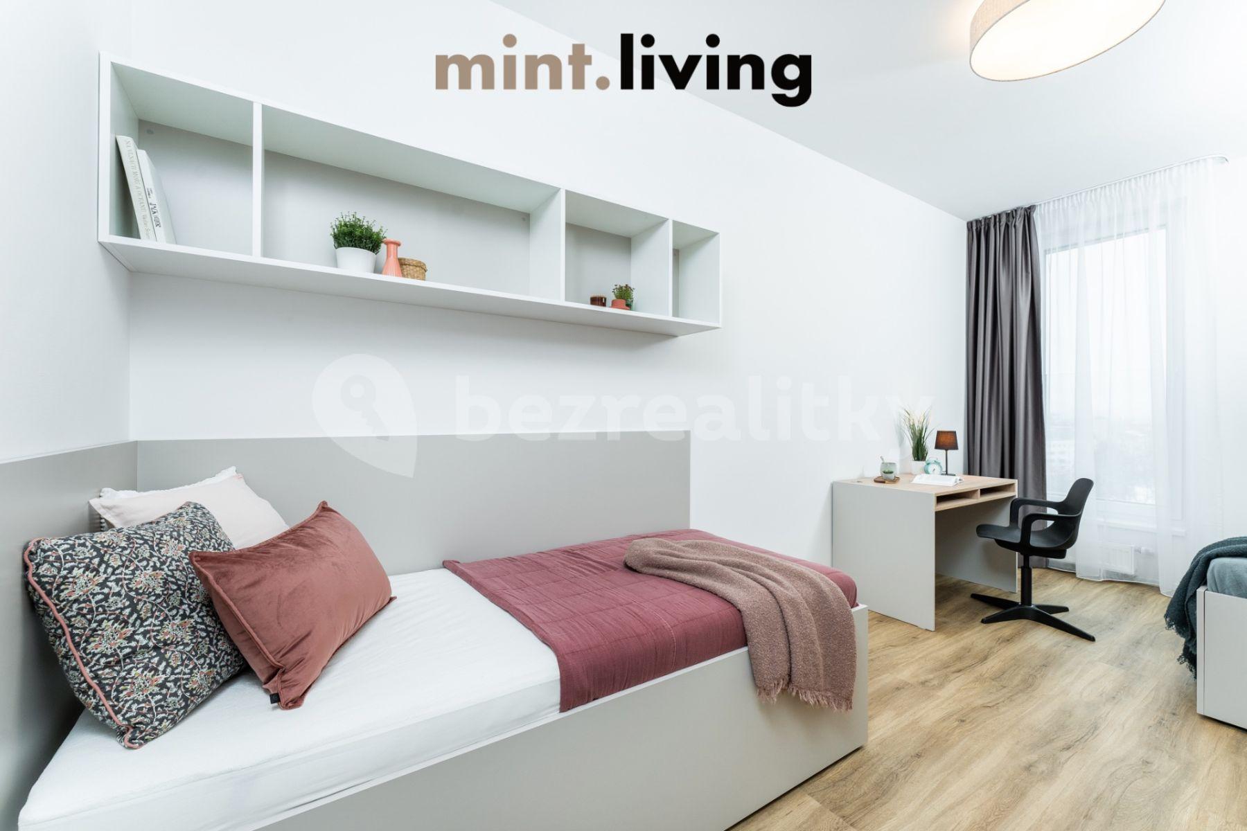 3 bedroom with open-plan kitchen flat to rent, 118 m², Ke Klíčovu, Prague, Prague