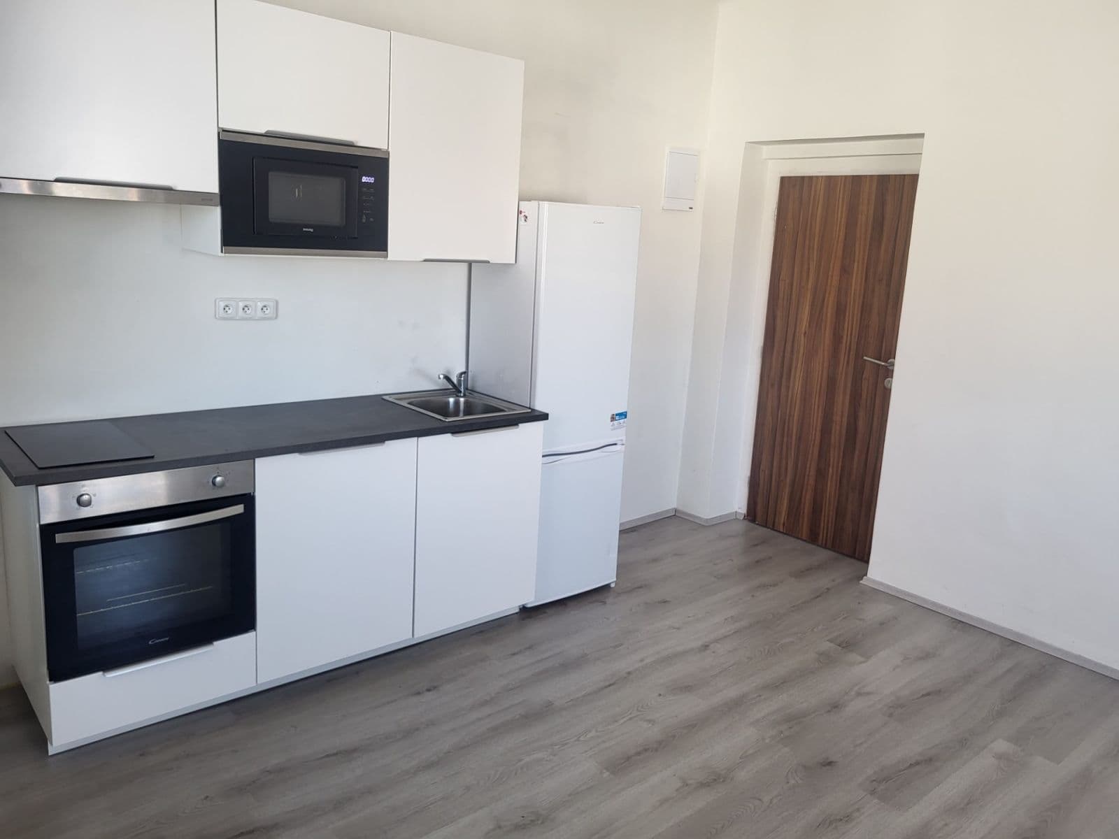 Studio flat to rent, 28 m², Baarova, Prague, Prague Studio flat to rent, 28 m², Baarova, Prague, Prague