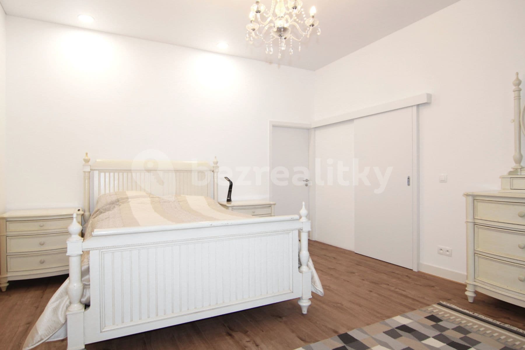1 bedroom with open-plan kitchen flat to rent, 43 m², Vřídelní, Karlovy Vary, Karlovarský Region 1 bedroom with open-plan kitchen flat to rent, 43 m², Vřídelní, Karlovy Vary, Karlovarský Region
