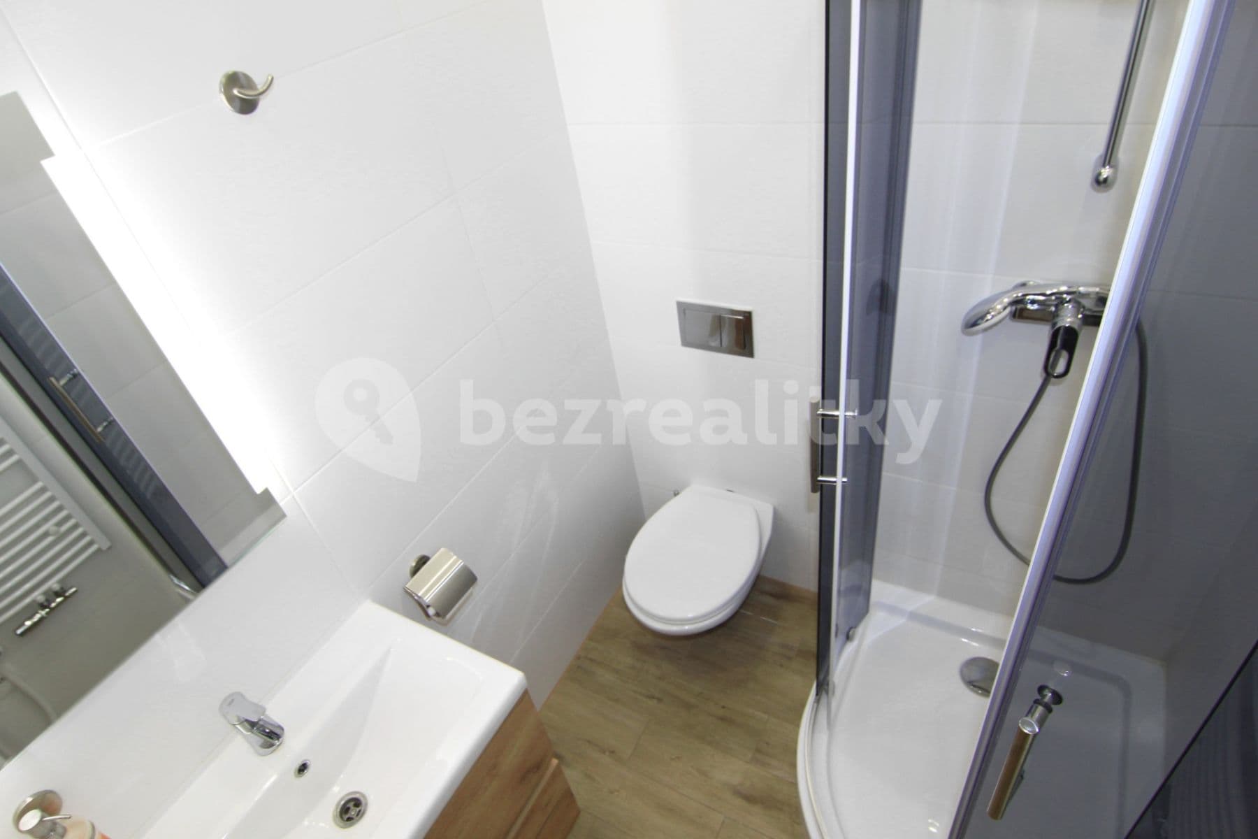 1 bedroom with open-plan kitchen flat to rent, 43 m², Vřídelní, Karlovy Vary, Karlovarský Region 1 bedroom with open-plan kitchen flat to rent, 43 m², Vřídelní, Karlovy Vary, Karlovarský Region
