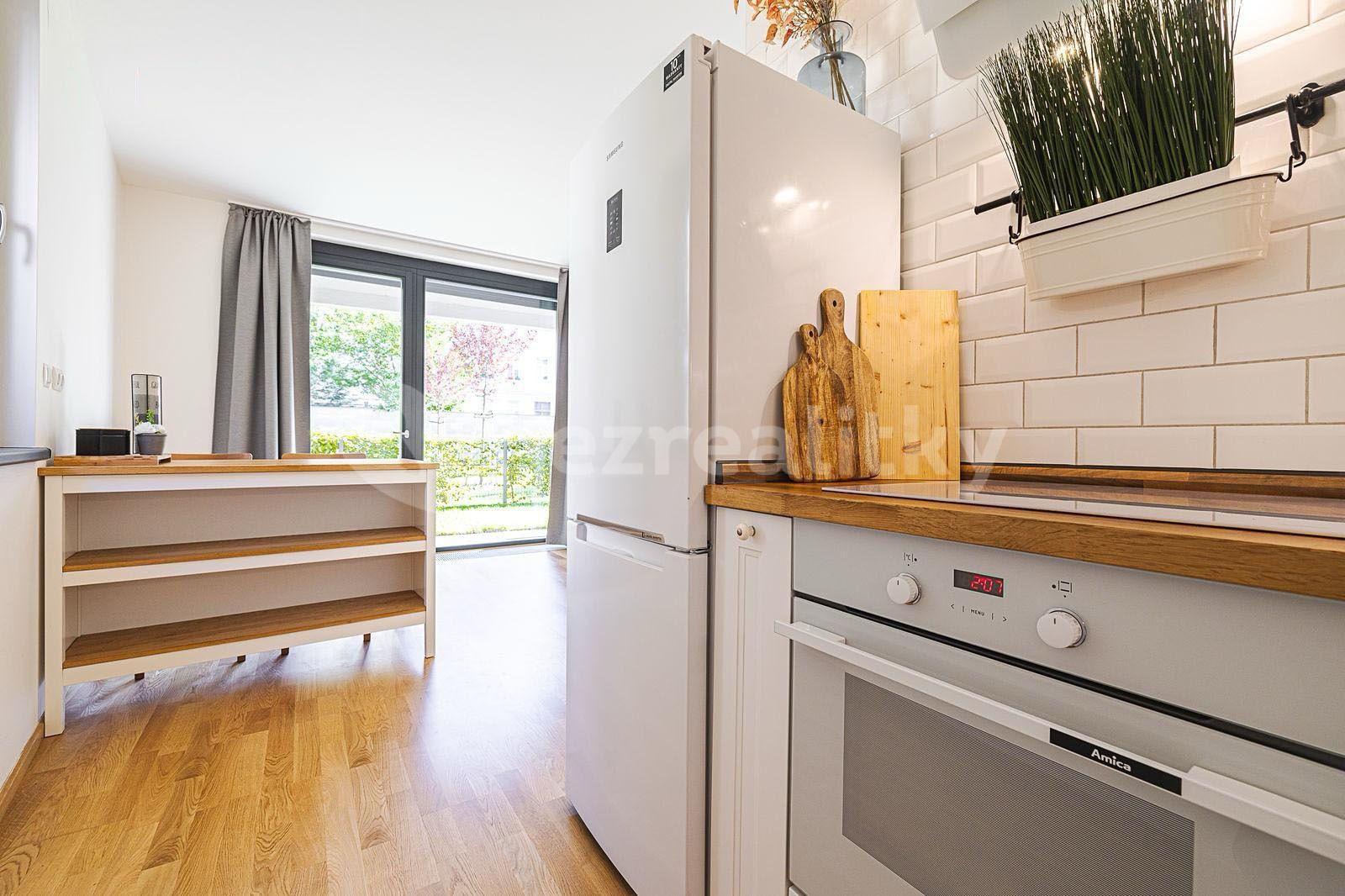 2 bedroom with open-plan kitchen flat for sale, 86 m², Dělnická, Prague, Prague