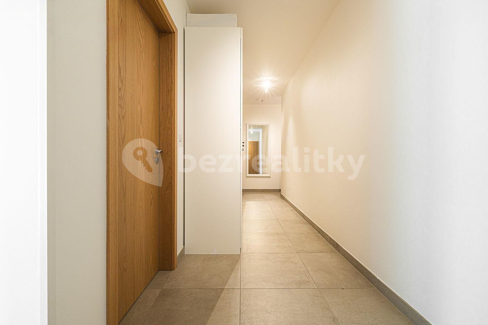 2 bedroom with open-plan kitchen flat for sale, 86 m², Dělnická, Prague, Prague